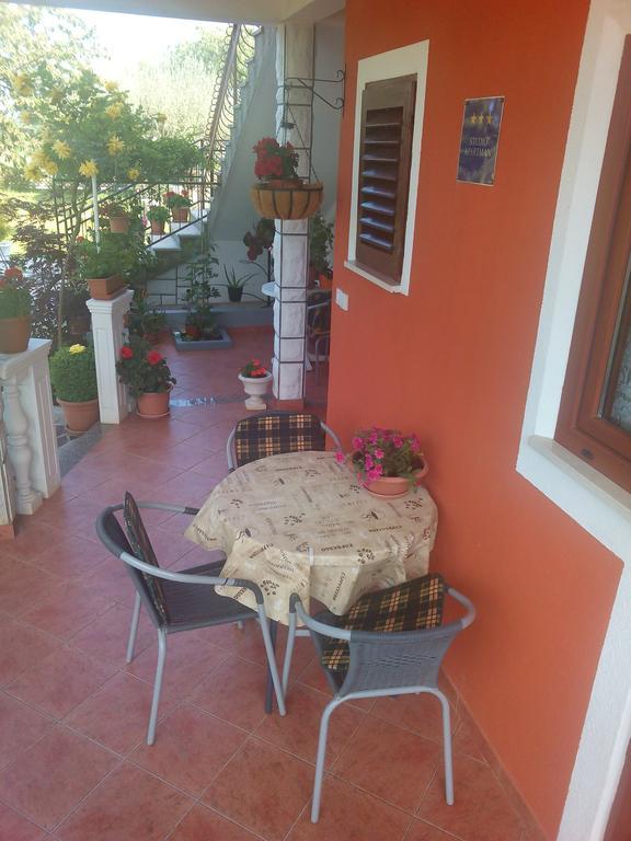אומאג Apartment Gogo מראה חיצוני תמונה